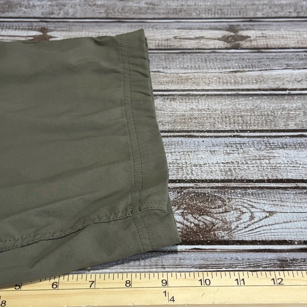 Eddie Bauer Shorts Mens 40 Green Flat Front Outdoor‎ Trail Activewear